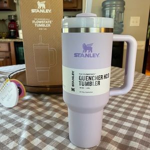 NIB Stanley 40 oz Quencher ORCHID MATTE 🎉
